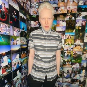 Navy & light blue striped collared shirt :))